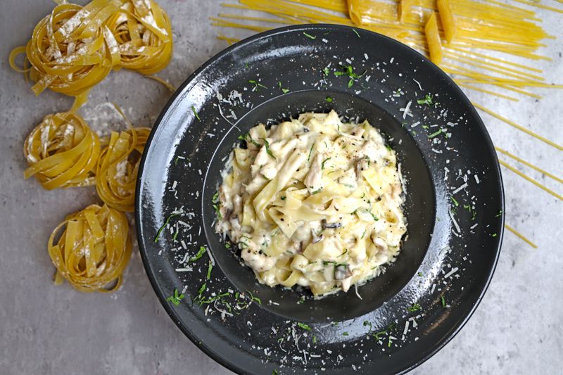 Fettuccine Alfredo at luce pizza Minneapolis